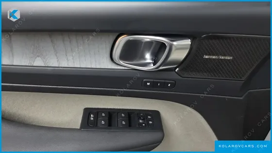 VOLVO XC40 B4 ULTIMATE BRIGHT