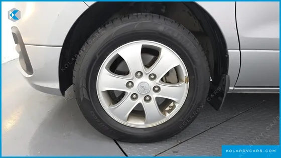 HYUNDAI STAREX 4WD WAGON 11-SEATER