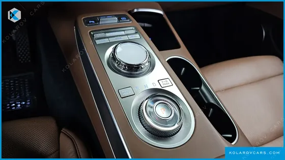 GENESIS GV70 2.5T GASOLINE 2WD