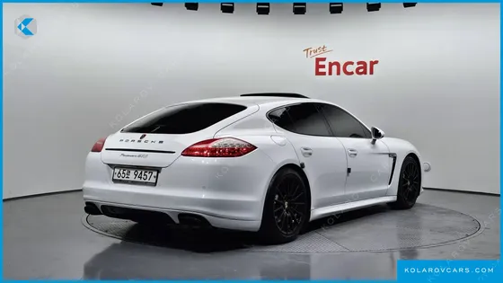 PORSCHE PANAMERA 4.8 GTS