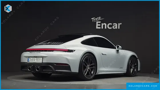 PORSCHE 911 CARRERA 4 GTS