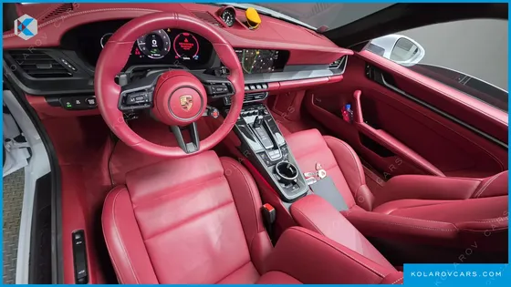PORSCHE 911 CARRERA 4 GTS