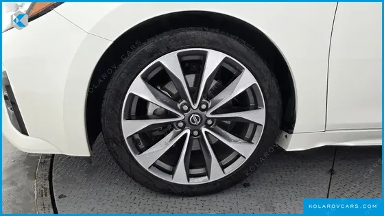 NISSAN MAXIMA 3.5 PLATINUM