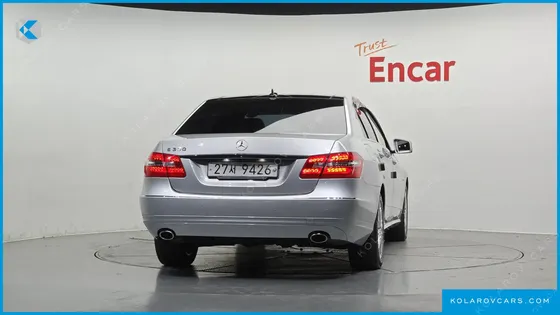 MERCEDES E-CLASS E300 ELEGANCE