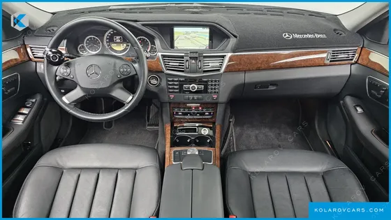 MERCEDES E-CLASS E300 ELEGANCE