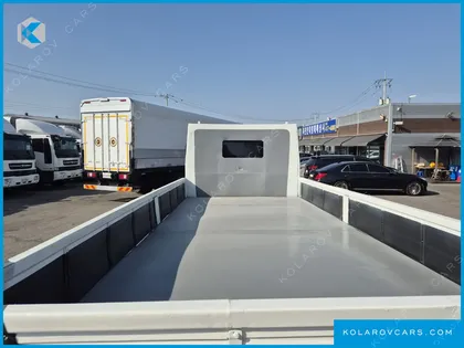 HYUNDAI MEGA TRUCK GOLD