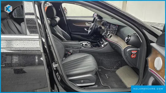 MERCEDES E-CLASS E300E EXCLUSIVE