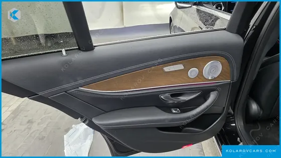 MERCEDES E-CLASS E300E EXCLUSIVE