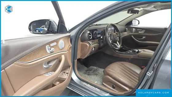 MERCEDES E-CLASS E300E EXCLUSIVE