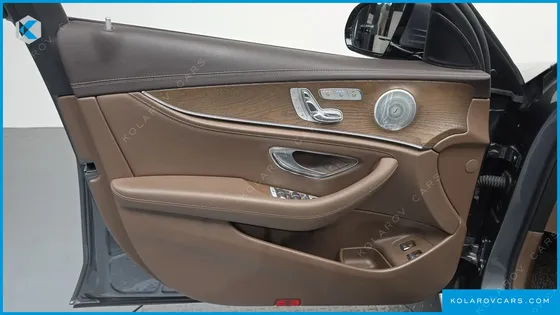 MERCEDES E-CLASS E300E EXCLUSIVE