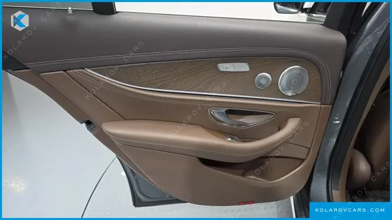 MERCEDES E-CLASS E300E EXCLUSIVE