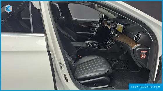 MERCEDES E-CLASS E300E EXCLUSIVE