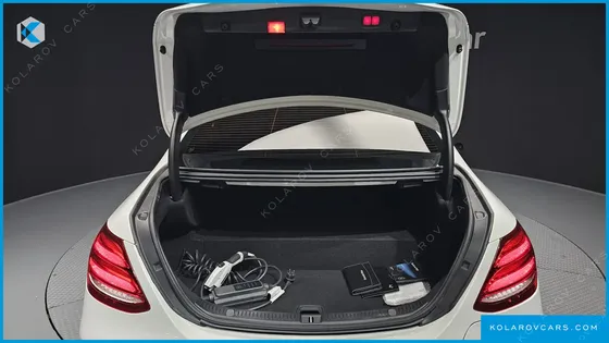 MERCEDES E-CLASS E300E EXCLUSIVE