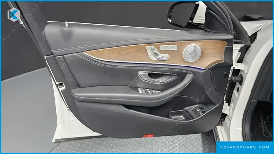 MERCEDES E-CLASS E300E EXCLUSIVE