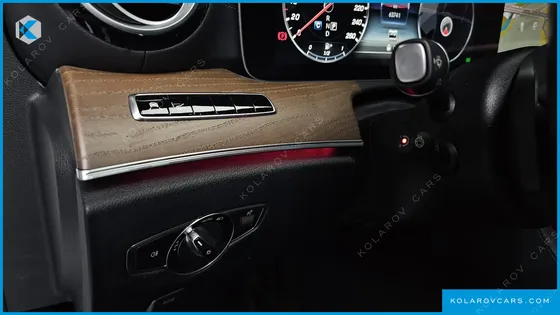 MERCEDES E-CLASS E300E EXCLUSIVE
