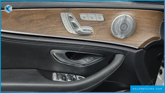 MERCEDES E-CLASS E300E EXCLUSIVE