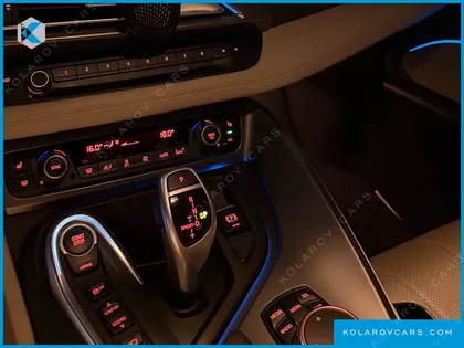 BMW I8 COUPE