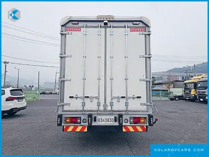 HYUNDAI MEGA TRUCK GOLD