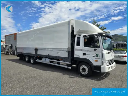 HYUNDAI MEGA TRUCK GOLD