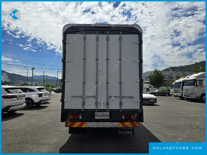 HYUNDAI MEGA TRUCK GOLD