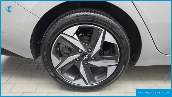 HYUNDAI ELANTRA (AVANTE) 1.6