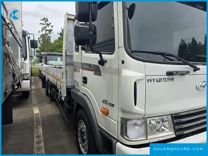 HYUNDAI MEGA TRUCK GOLD