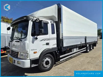 HYUNDAI MEGA TRUCK GOLD
