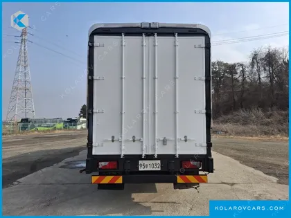 TATA DAEWOO NOBUS MID-SIZE TRUCK ROYAL