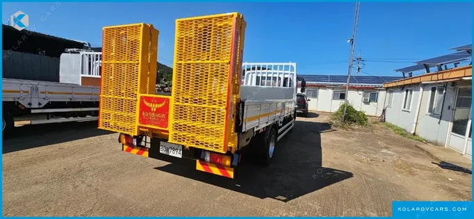 HYUNDAI MEGA TRUCK GOLD