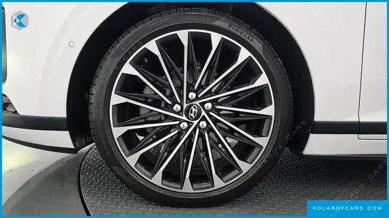 HYUNDAI GRANDEUR 2,5 GASOLINE 2WD
