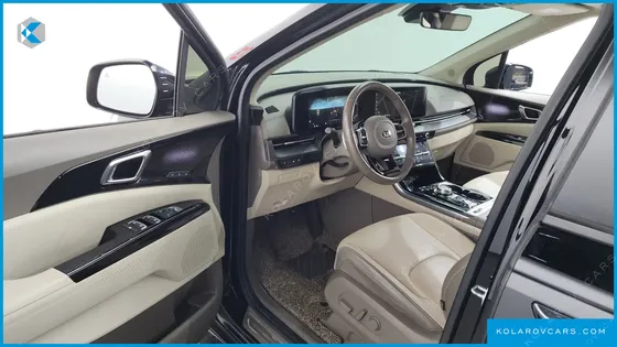 KIA CARNIVAL GASOLINE 9-SEATER SIGNATURE