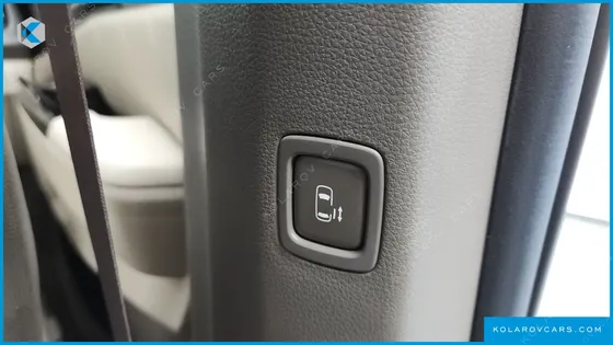 KIA CARNIVAL GASOLINE 9-SEATER SIGNATURE