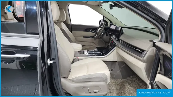 KIA CARNIVAL GASOLINE 9-SEATER SIGNATURE