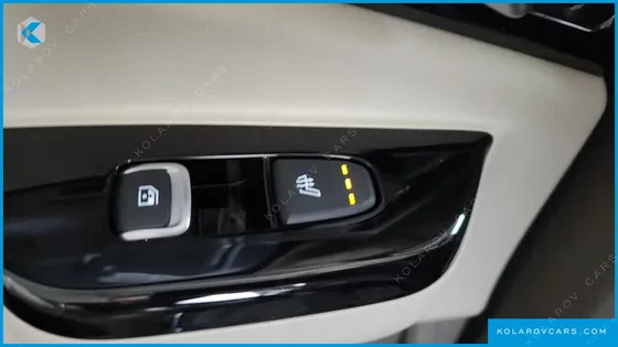 KIA CARNIVAL GASOLINE 9-SEATER SIGNATURE
