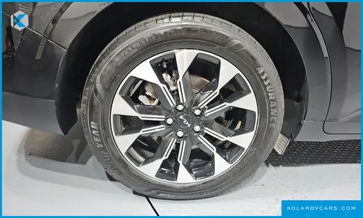 KIA CARNIVAL GASOLINE 9-SEATER NOBLESSE