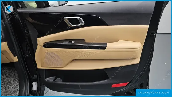 KIA CARNIVAL GASOLINE 9-SEATER NOBLESSE