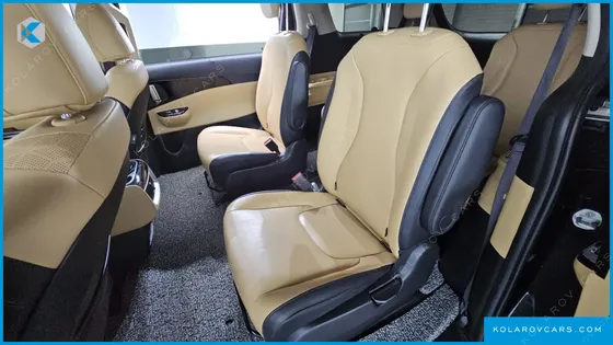 KIA CARNIVAL GASOLINE 9-SEATER NOBLESSE