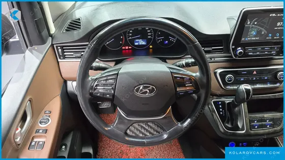 HYUNDAI STAREX URBAN 9-SEATER