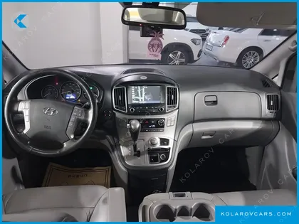HYUNDAI STAREX 4WD WAGON 12-SEATER