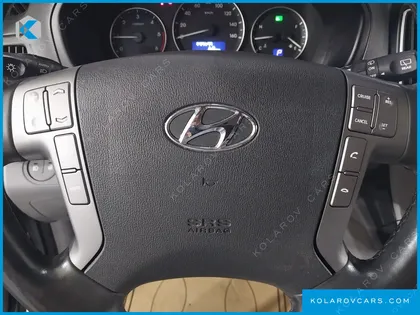 HYUNDAI STAREX 4WD WAGON 12-SEATER
