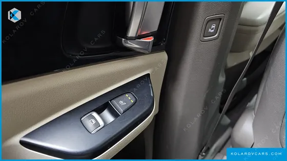 KIA CARNIVAL DIESEL 9-SEATER PRESTIGE