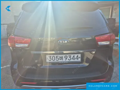 KIA CARNIVAL 9-SEATER NOBLESSE