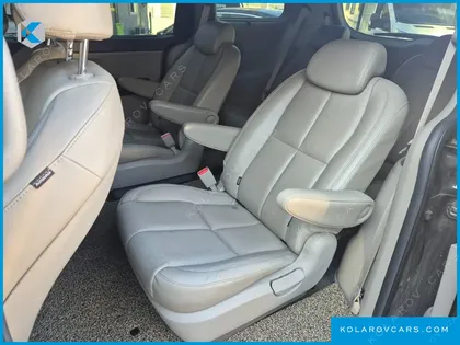 KIA CARNIVAL 9-SEATER NOBLESSE