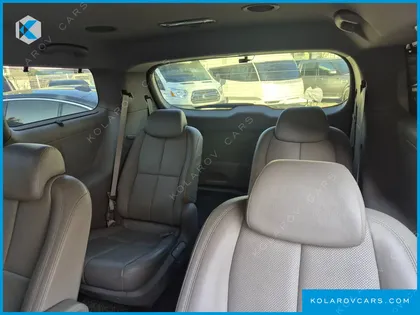 KIA CARNIVAL 9-SEATER NOBLESSE