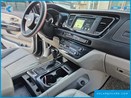 KIA CARNIVAL 9-SEATER NOBLESSE