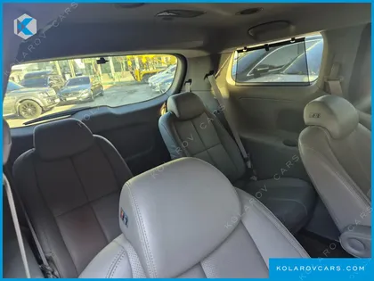 KIA CARNIVAL 9-SEATER NOBLESSE