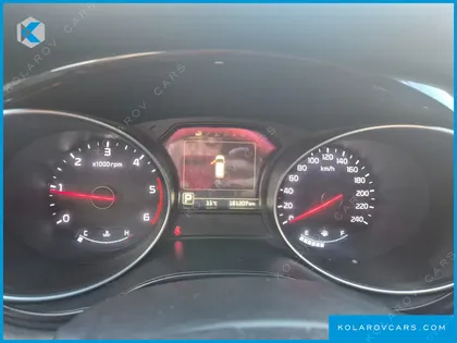 KIA CARNIVAL 9-SEATER NOBLESSE