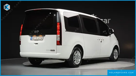 HYUNDAI STARIA CARGO 3-SEATER