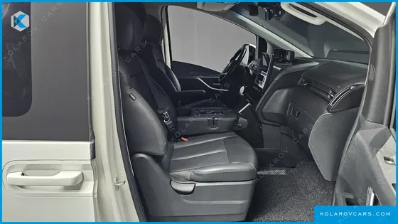 HYUNDAI STARIA CARGO 3-SEATER
