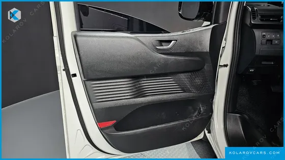 HYUNDAI STARIA CARGO 3-SEATER